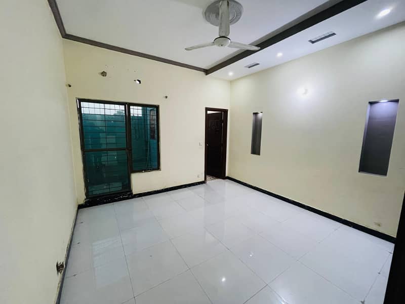 8 Marla Lower Porion For Rent in Mamdot blk 5