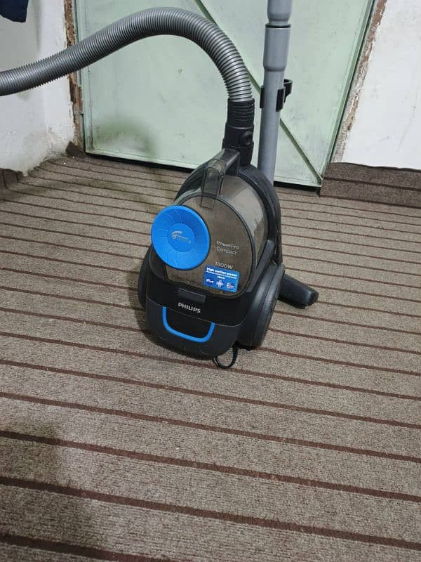 philips vacuum cleaner. 1