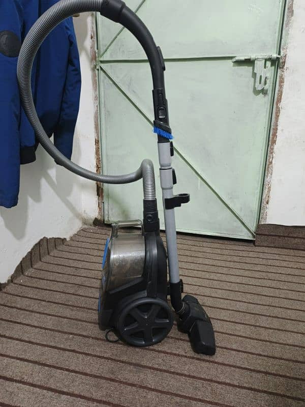 philips vacuum cleaner. 3