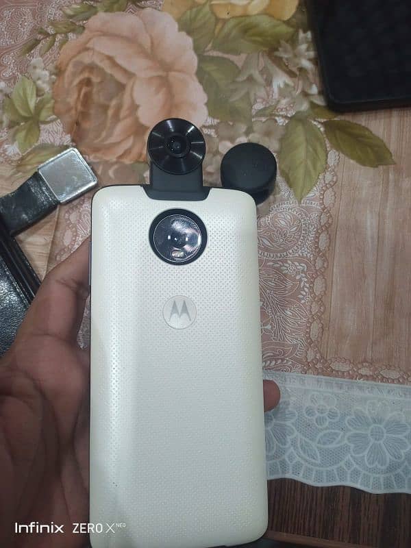 Motorola Z4 6