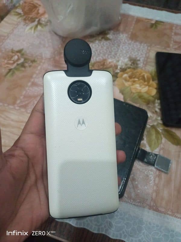 Motorola Z4 7