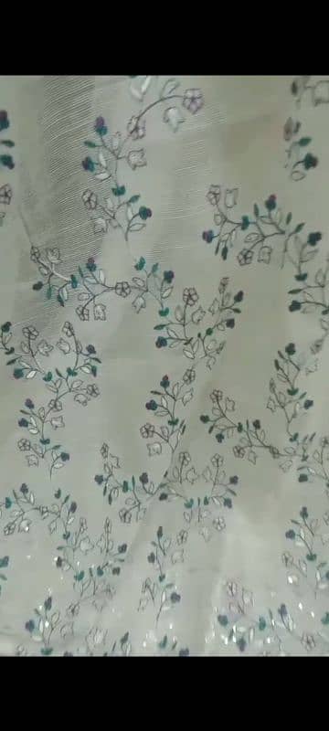 Beautiful embroidery white frok. 4