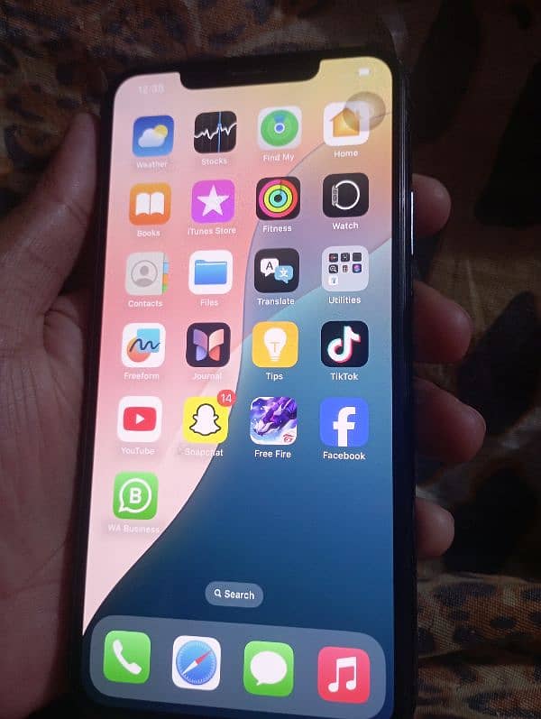 I phone 11 pro Max 4