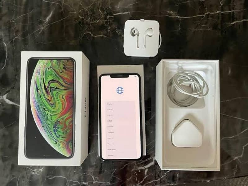 xs max new with all orignal box 3