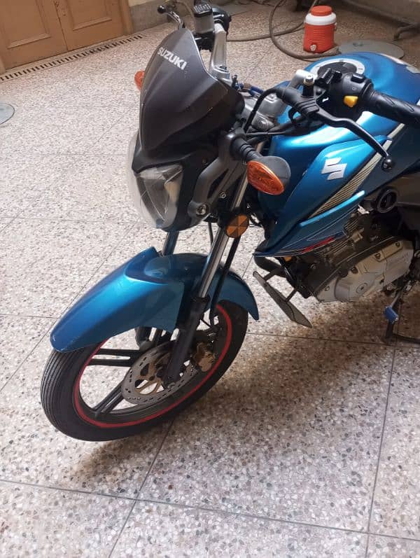 Suzuki GSX 125 2