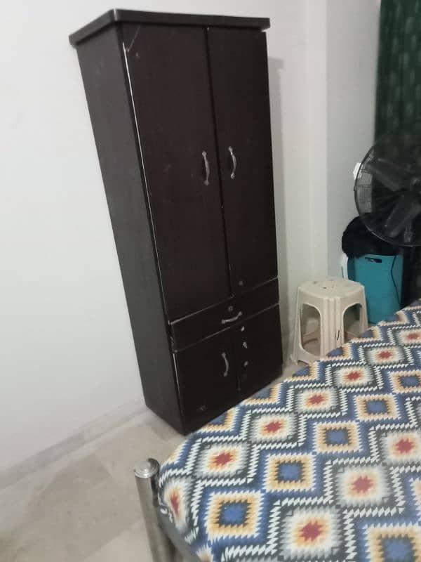 fully furnished room available in dha 7