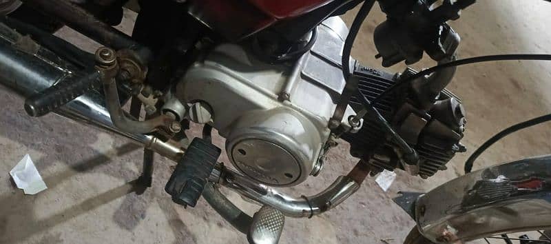 Honda 70 first owner ke naam hai 2018. B model 6