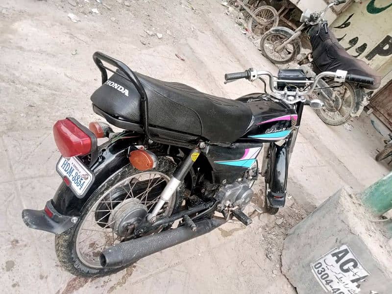 Honda bike is an urgent sale, all documents  need to be cleared 0