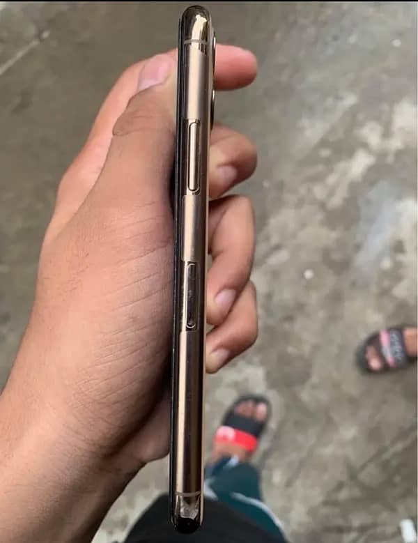 iPhone 11pro 64gb Jv 4month sim available 4