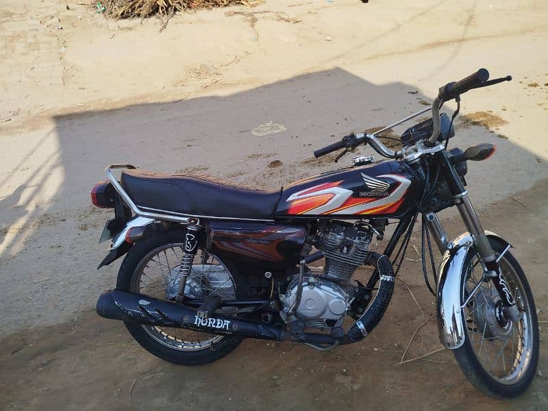 Honda 125 Black Colour 0