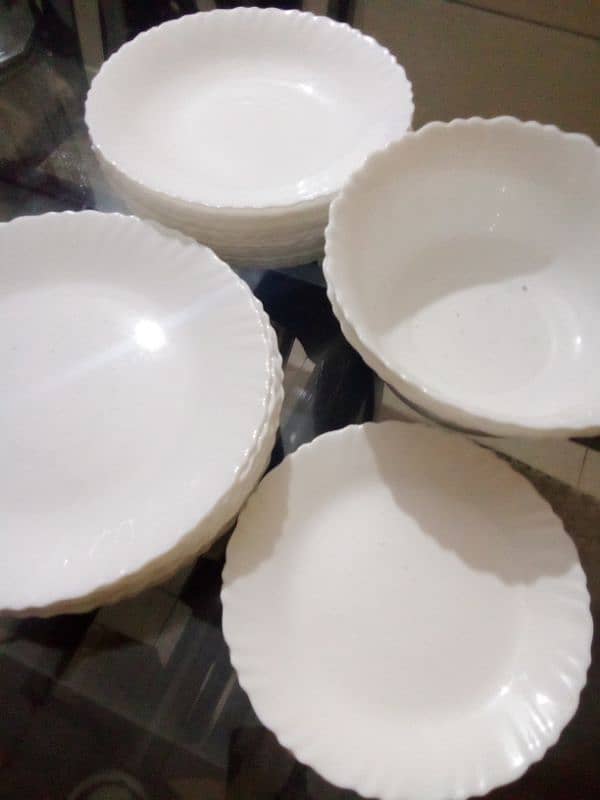 plastic plates with bowls 5