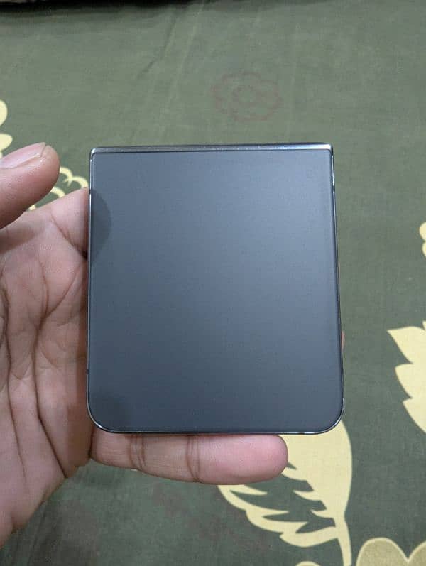 Samsung Z Flip 4 5