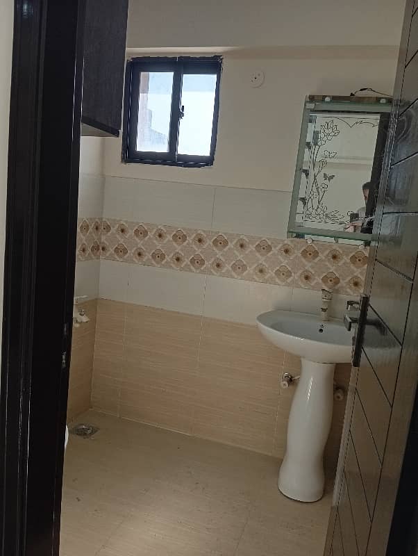 Brand new 5 Room 1600 Sq Ft Flat All Utilities Main Road Project Gulistan e Johar Block 3 10