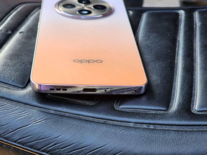 OPPO Reno 12 F 5G 4