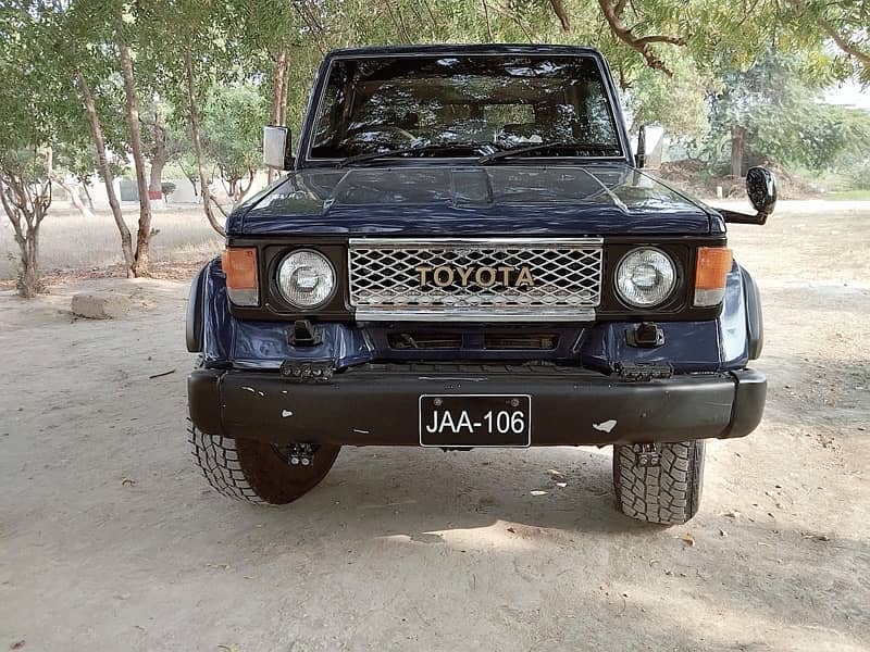 Toyota Land Cruiser 1989 Exchange possible with 7 Seaters only 0