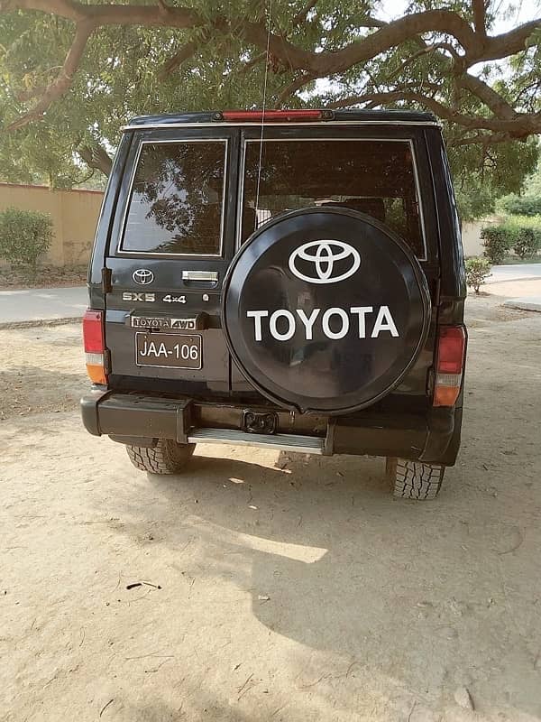 Toyota Land Cruiser 1989 Exchange possible with 7 Seaters only 1