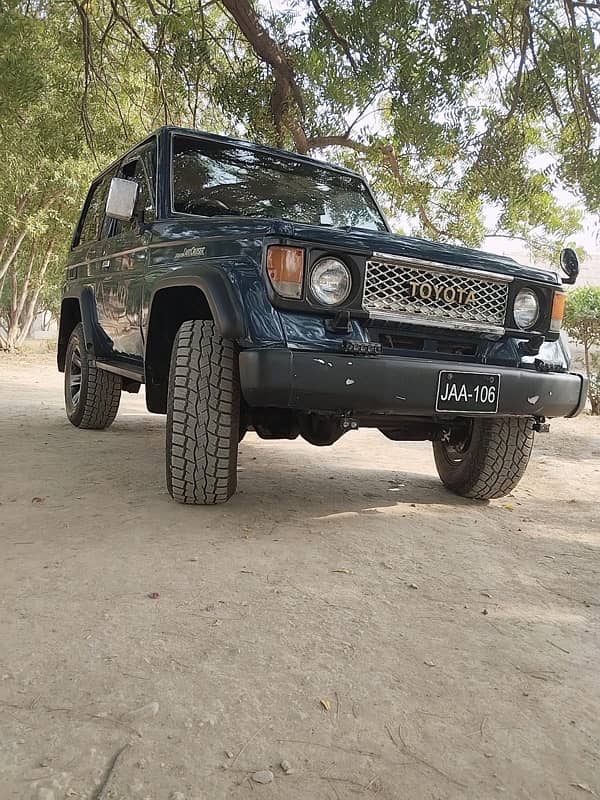 Toyota Land Cruiser 1989 Exchange possible with 7 Seaters only 3