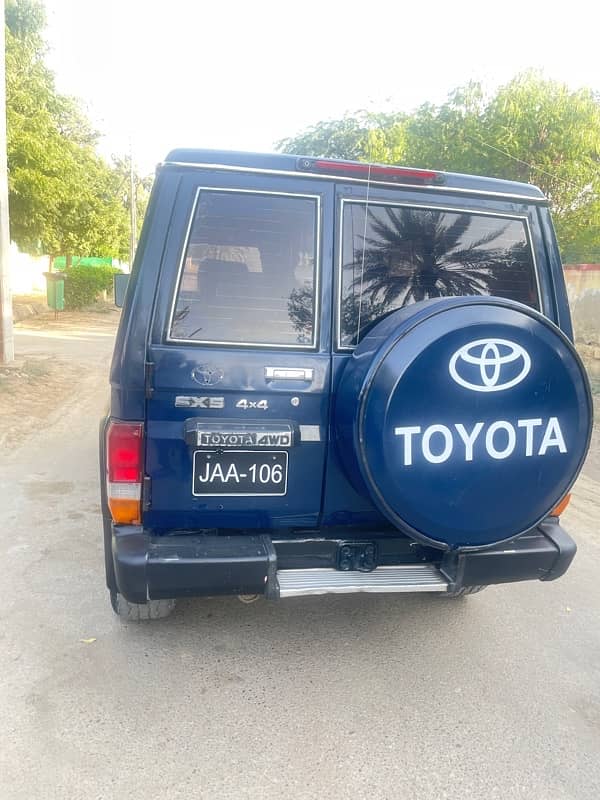 Toyota Land Cruiser 1989 Exchange possible with 7 Seaters only 8