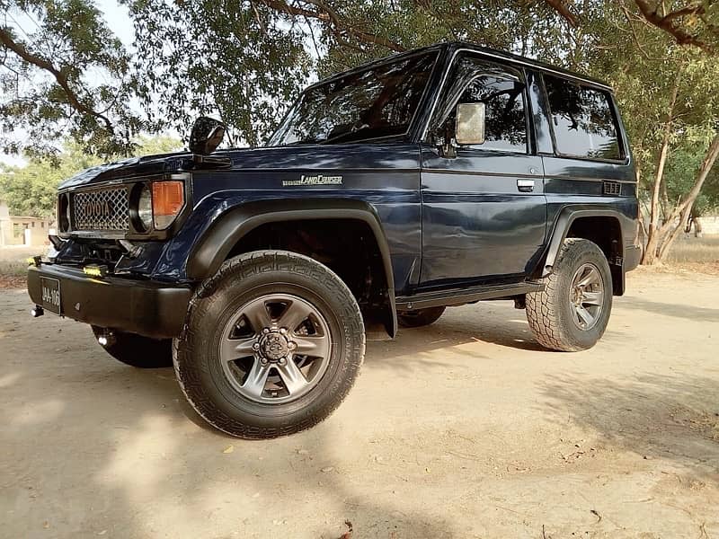 Toyota Land Cruiser 1989 Exchange possible with 7 Seaters only 14