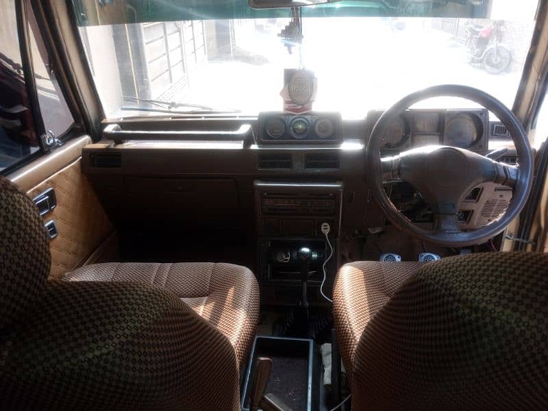 Mitsubishi Pajero 1987 exchange 4