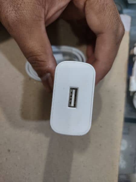 vivo 44w charger with cable box se nikla hua 1