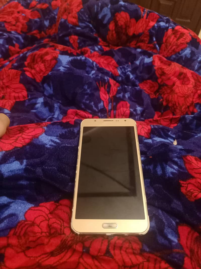 Samsung Mobile J7 0