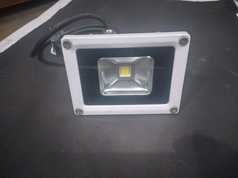 10W LED light for indoor and outdoor use. Heavy duty LED light 4