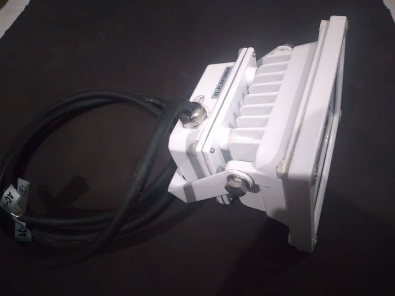 10W LED light for indoor and outdoor use. Heavy duty LED light 5