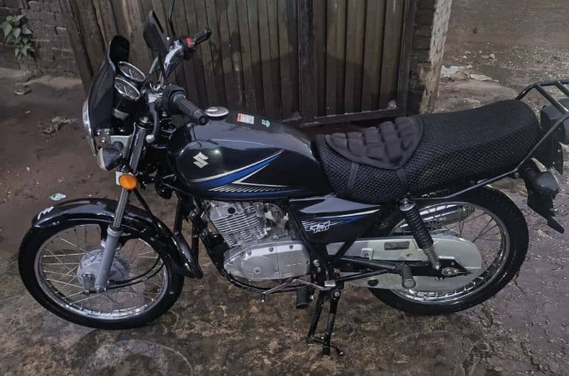 Suzuki GS 150 new condition modal 2023 1