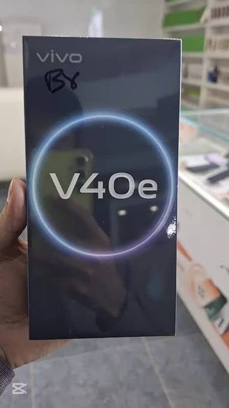 VIVO V40e lush condition full warranty urgent sale 7