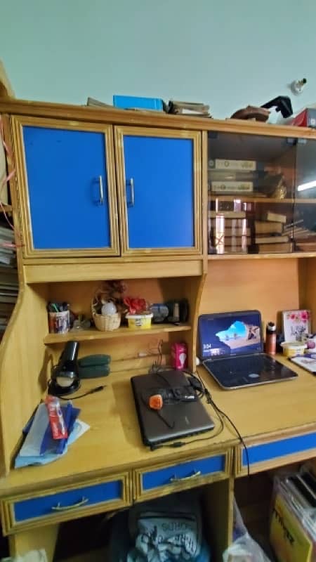 Study/pc Table in affordable range 1