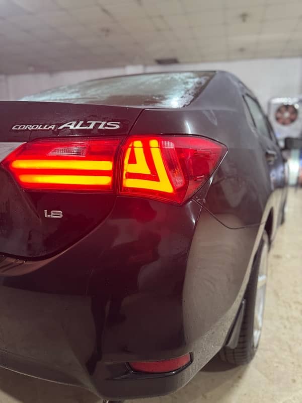 Toyota Corolla Altis Grande 1.8 2