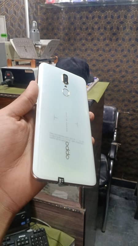 oppo f-11 0