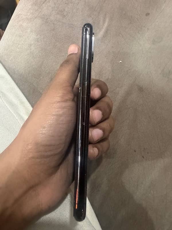 iphone xs 64gb PTA BLACK 6