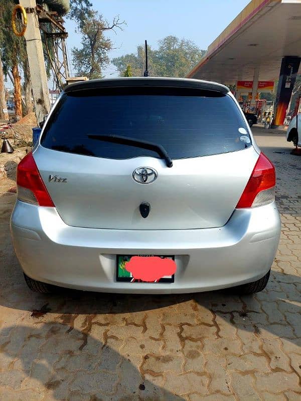 Toyota Vitz 2011 4