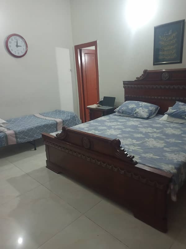 FasaL Twon D BLOCK FARNISH ROOM WITH ATTCH BATH FOR RENT 0