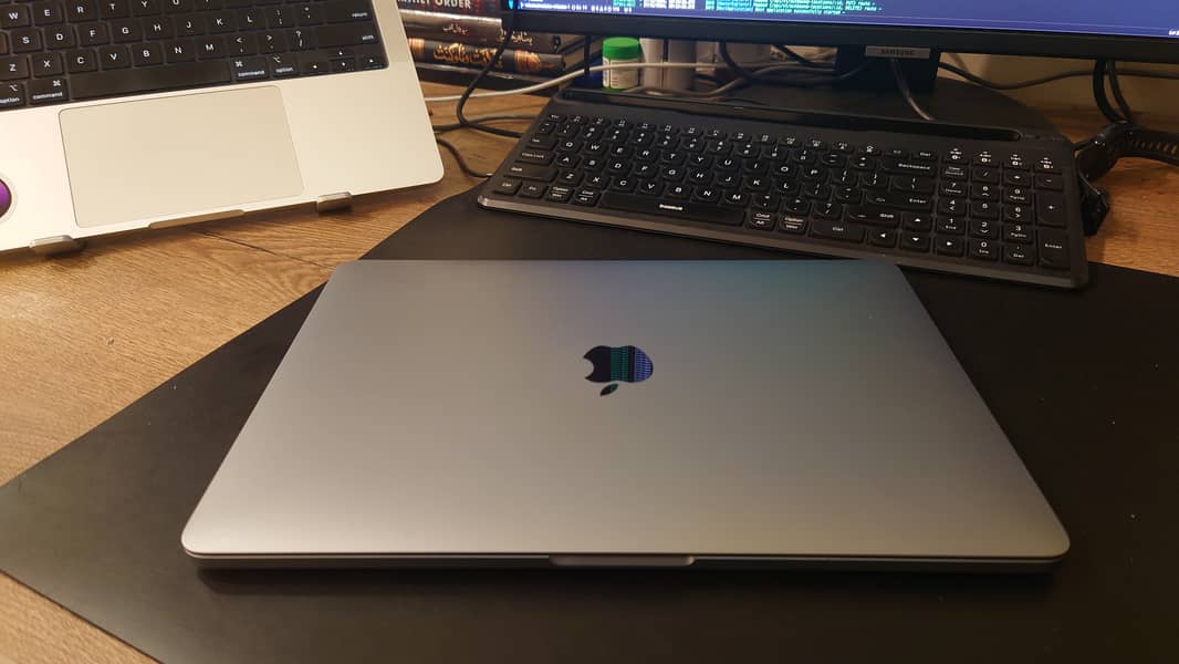 MacBook Pro M2 13-inch 5