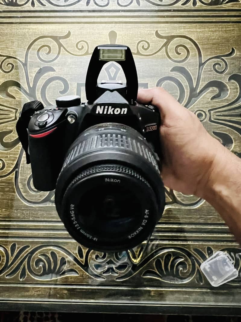 For Sale: Professional Camera Nikon DX AF-Nikkor 18-55mm 1:3.5-5.6G 15