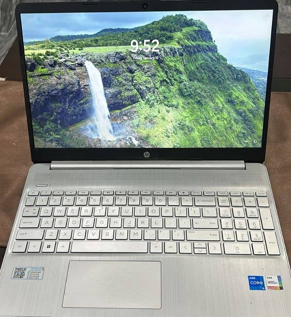 HP 15s i5,12 gen 8/512 0