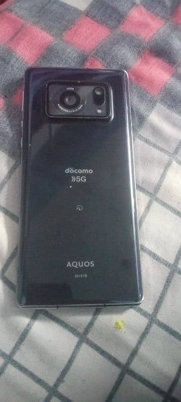 AQUOS R6 12.128 4