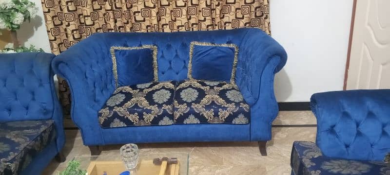 7 seater sofa set in good condition only 6 month used 1