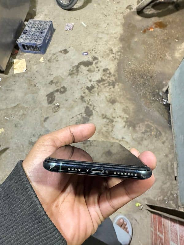 Iphone 11 Pro Max___Non PTA 5