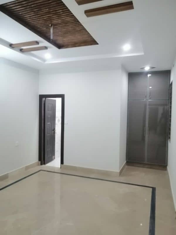 houses or comrshel bilding for rent nr Shahb pura chok defans Road 12