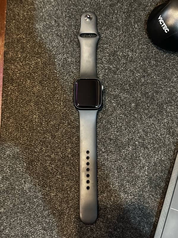 Apple Watch SE (40mm) 0