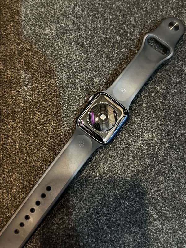 Apple Watch SE (40mm) 1