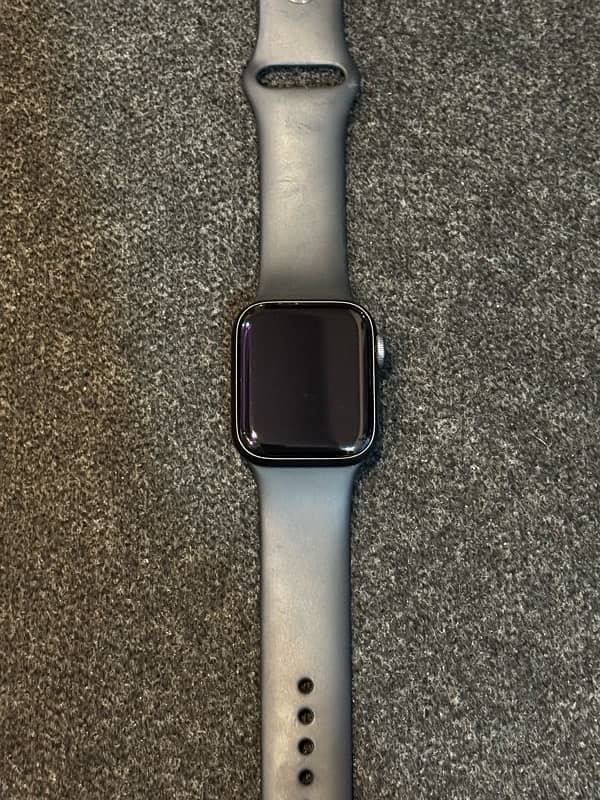 Apple Watch SE (40mm) 5