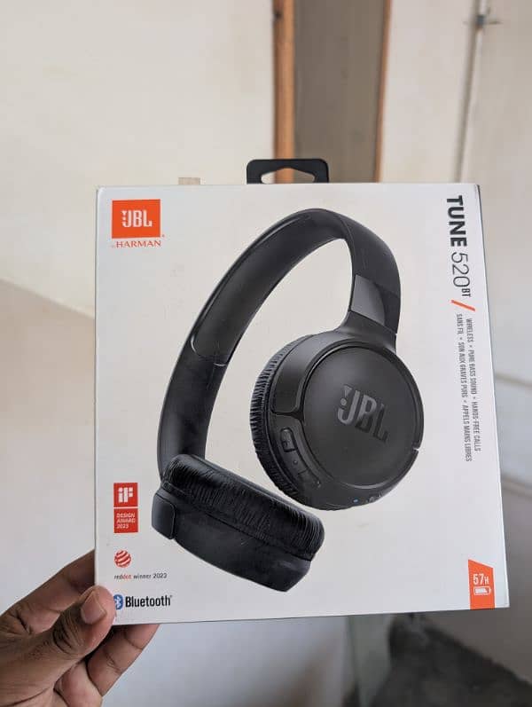 jbl 520 bt Bluetooth headphones 0