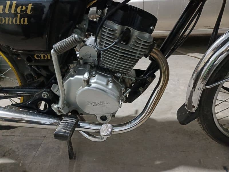 Honda 125 Bullet 8