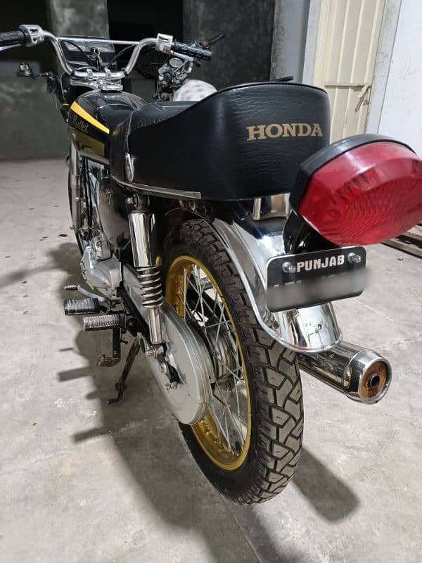 Honda 125 Bullet 12