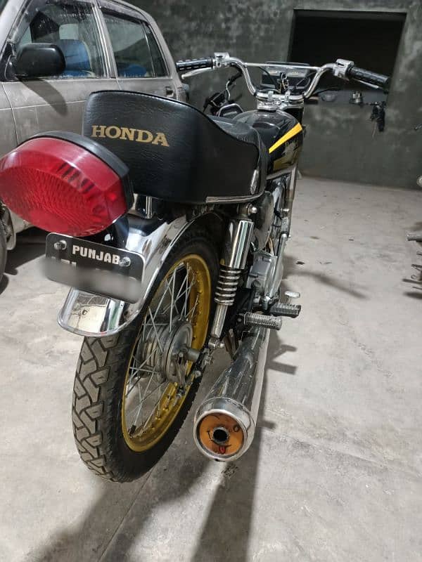 Honda 125 Bullet 13